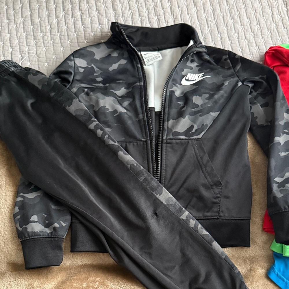 Nike Black and Gray Camo Jacket and Pants Set